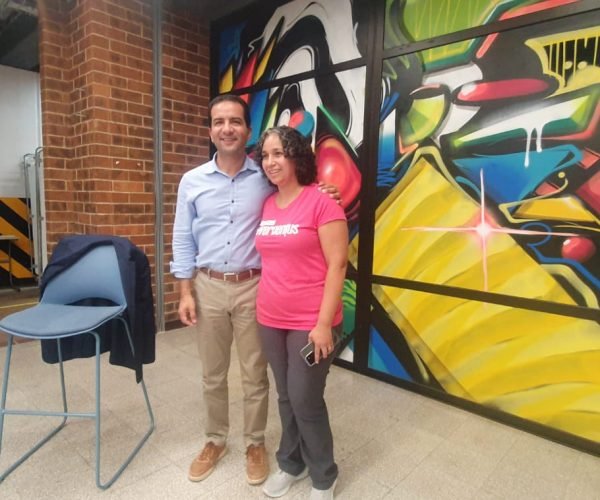 Pitch de Negocios con el Shark Hugo Díaz